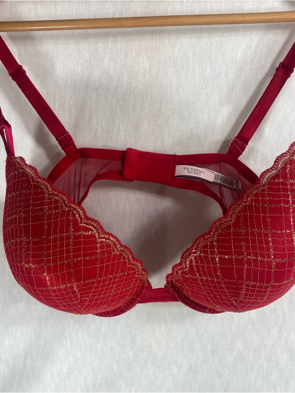 Victoria's Secret Red/Gold Push-Up-Padded Underwire Adjust Size 38DD New